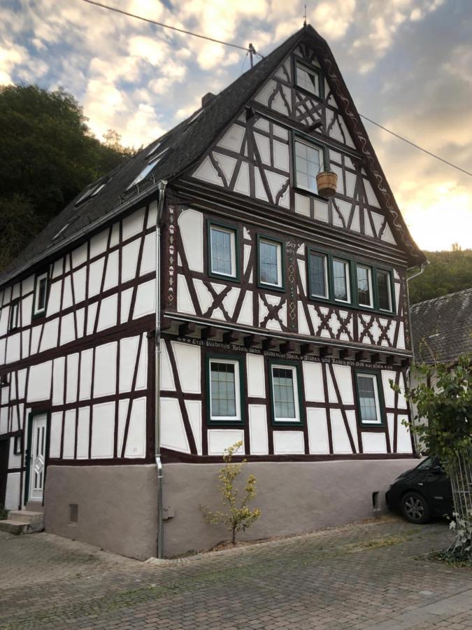Schoene Ferienwohnung Gewoelbekeller Fachwerkhaus Bacharach Luaran gambar